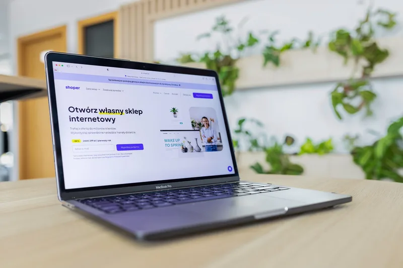 Email signup popup on Malaysian ecommerce website offering first-purchase discount in exchange for subscriber email address