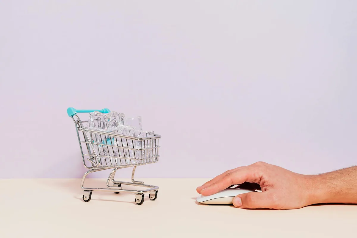 Content asset examples for ecommerce link building — a buying guide with Malaysian pricing, a budget calculator widget, and a product comparison table showing all major market options